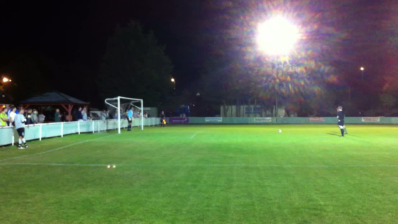 Carl Bloomfield hits the post for Town, so United win 6-5 on penalties