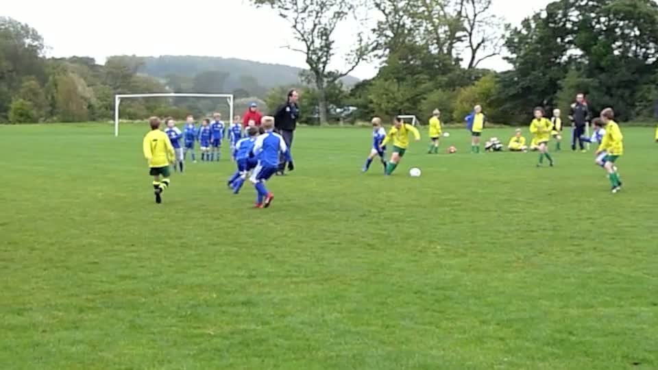 Elliot Palmer scores against Spennithorne & Harmby (9th Oct 2011)