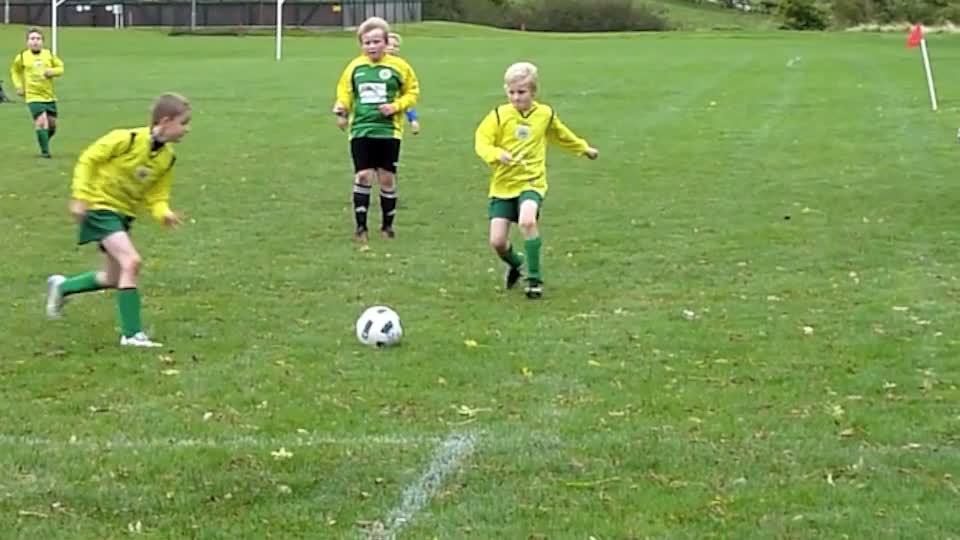 Harry Hamilton scores against Spennithorne & Harmby (9th Oct 2011)