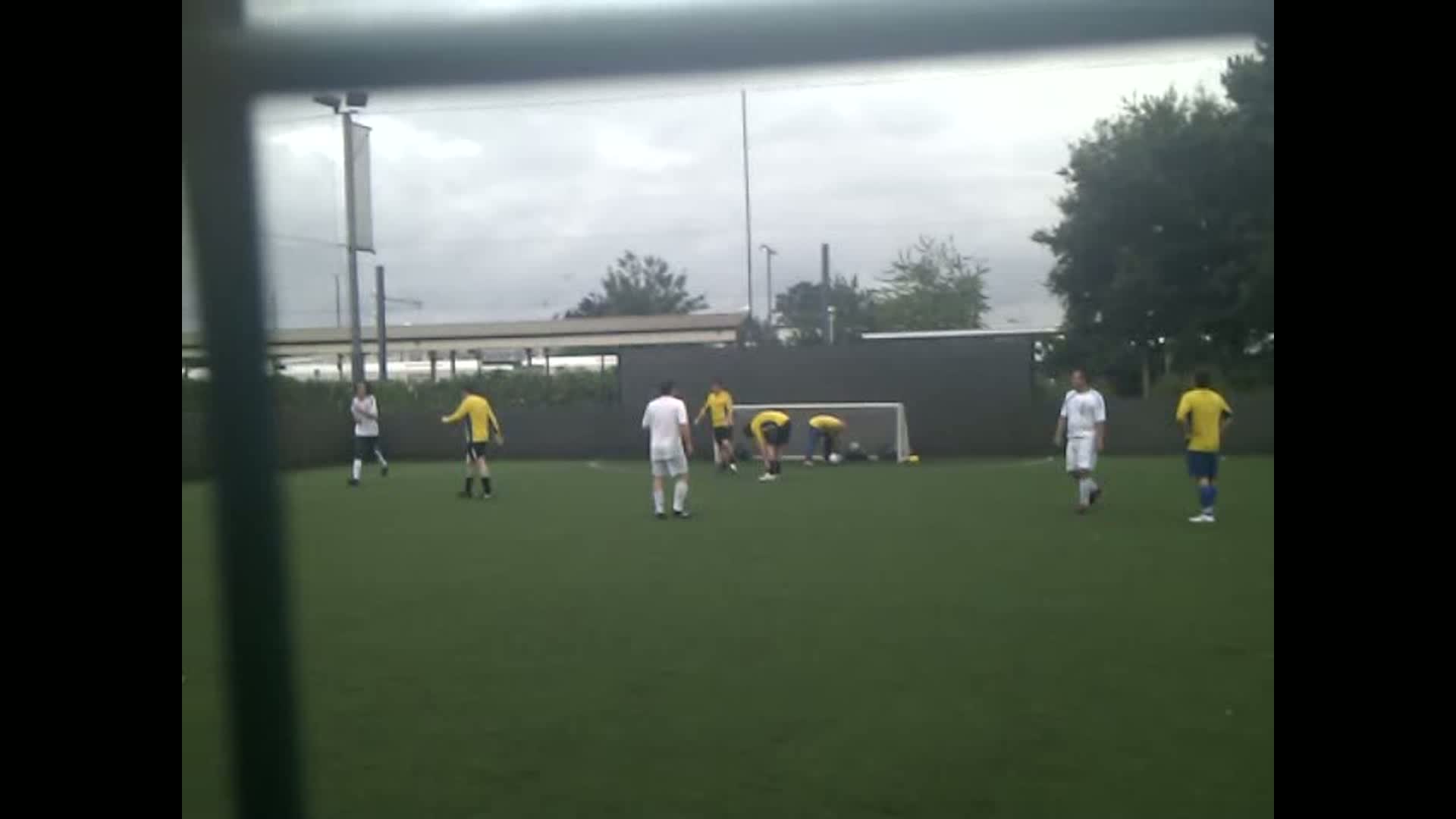Ryan's left foot strike