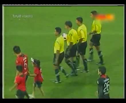 25/12/11 TPL Muang Thong Utd 1-2 Chonburi